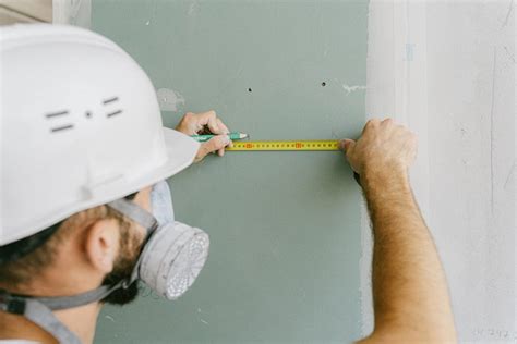 How to install a plasterboard ceiling - WaysTo.Digital