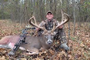 Ryan Sullivan Buck: 212-Inch Arkansas Bruiser - North American Whitetail