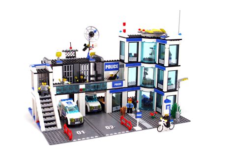 Police Station - LEGO set #7498-1 (Building Sets > City)