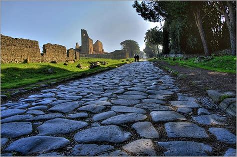 APPIAN WAY & CATACOMBS - Walks Inside Italy