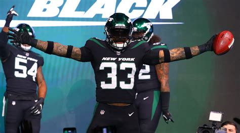 The Jets' new uniforms are...fine - Sports Illustrated