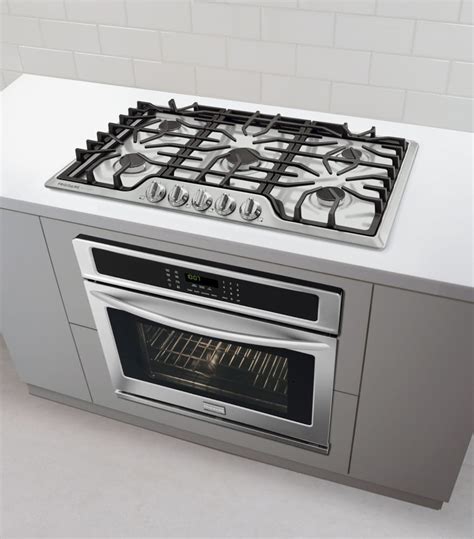 Frigidaire Gallery - 36 inch wide Gas Cooktop in Stainless Steel - FGG