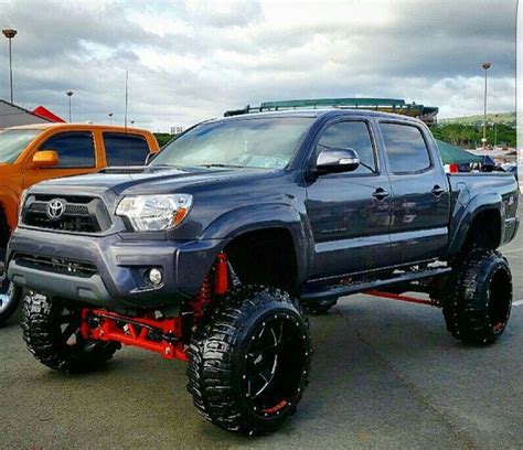 32 best Classic lifted Toyota truck images on Pinterest | Toyota trucks ...