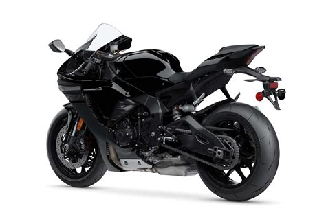 Yamaha Hopes to Sell 2,700 YZF-R1 Motorcycles in Europe Next Year ...