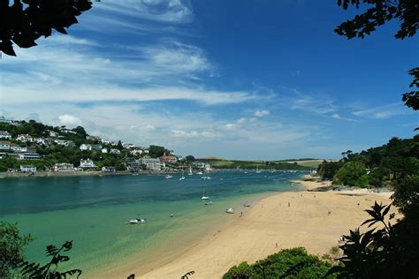 Salcombe Beach : Aerial view of North Sands beach near Salcombe in ...