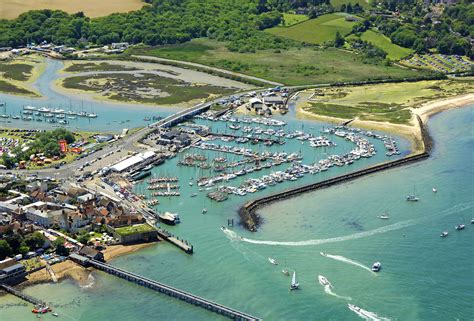 Yarmouth Harbour in Yarmouth, Isle of Wight, GB, United Kingdom ...