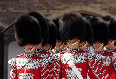 Royal guard,buckingham palace,guards,uniform,parade - free image from ...