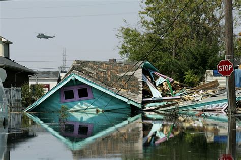 32 Harrowing Photos of the Hurricane Katrina Aftermath - [site:name ...