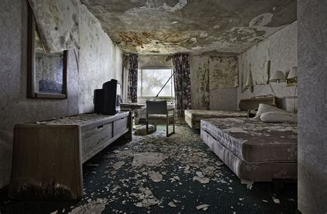 PHOTOS: Beautifully Abandoned America | Abandoned hotels, Abandoned ...