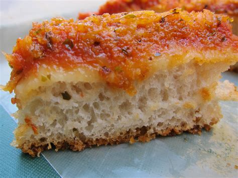 Sfincione ricetta autentica: come si fa e perché si chiama così ...