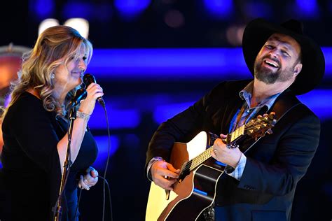 Garth Brooks & Trisha Yearwood's Live Facebook Concert Earns a CBS Show