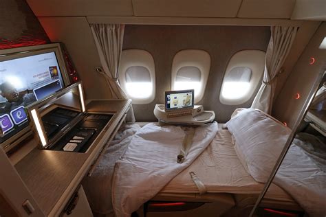 Review: Emirates New First Class Suite on B777-300/ER - SamChui.com