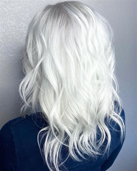 17 Examples That Prove White Blonde Hair Is In for 2021