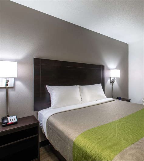 Extended Stay Hotel Rooms In Greenville, SC at Studio 6 Greenville I-85 ...