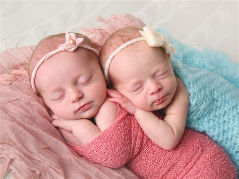 Cute Twins Twins Baby Photos Hd Wallpapers - Baby Viewer