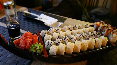 Sushi Newbies, Here Are the Best Kinds You Need to Try Now – SheKnows