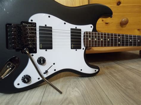 Contemporary Active Stratocaster HH Squier - Audiofanzine