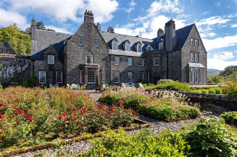 A Coastal Country House in the Scottish Highlands — Francis York