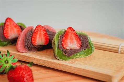 The Best Strawberry Daifuku Flavors from Japan! - Sakuraco