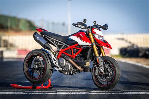 What It’s Like to Ride the Ducati Hypermotard 950, A Review - Asphalt ...