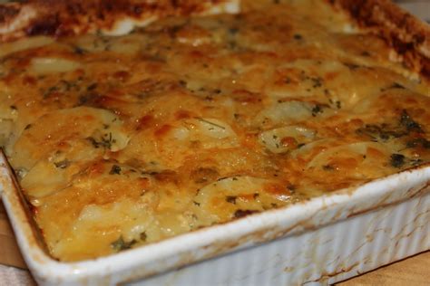 A Spoonful of Country: Cheesy onion potato bake