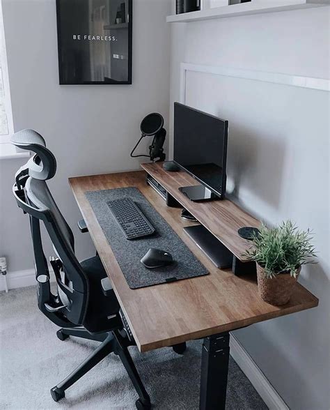 40 Workstation Setups That We Really Like | Home office setup, Modern ...