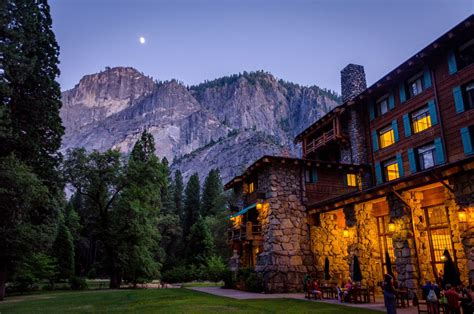 The Ahwahnee Hotel in Yosemite National Park, California | Yosemite ...