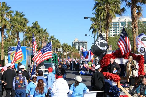 Ordinary People Can Do Extraordinary Things: VETERANS DAY PARADE