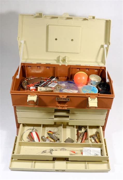 LARGE FISHING TACKLE BOX WITH TACKLE