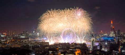 Premium Photo | The london new year fireworks display