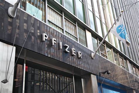 Pfizer World Headquarters - Manhattan Sideways