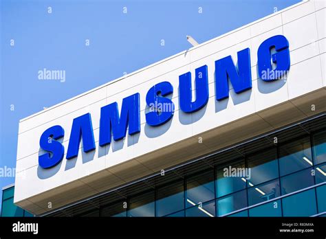 Samsung company hi-res stock photography and images - Alamy