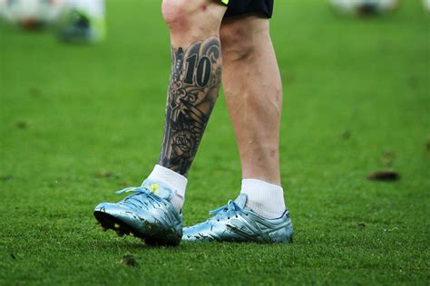 Lionel Messi tattoo: Barcelona star's new leg ink - Sports Illustrated