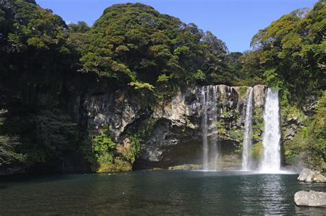 Cheonjiyeon waterfall, Jeju Island, Korea - Suma - Explore Asia