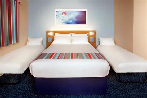 Travelodge Paignton Seafront | Paignton 2023 UPDATED DEALS £27, HD ...