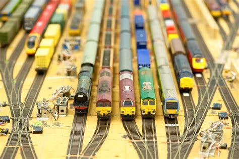 How to Build Model Railways, Design & Layout - Silversurfers