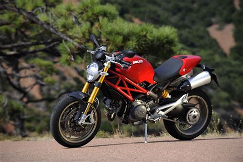 Black Rider: Ducati Monster 1100