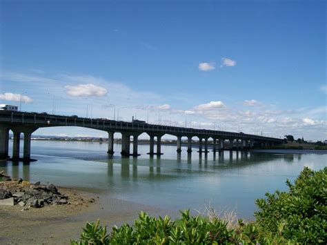 Timespanner: How about a plaque for old Mangere Bridge?