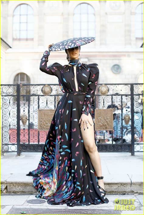 Cardi B Strikes a Pose During Paris Fashion Week!: Photo 4153539 ...