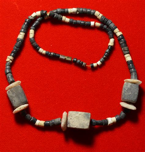 Ancient Resource: Ancient Sumerian and Mesopotamian Jewelry for Sale