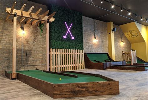 An Inside Look At Chicago's First Dedicated Indoor Mini-Golf Bar