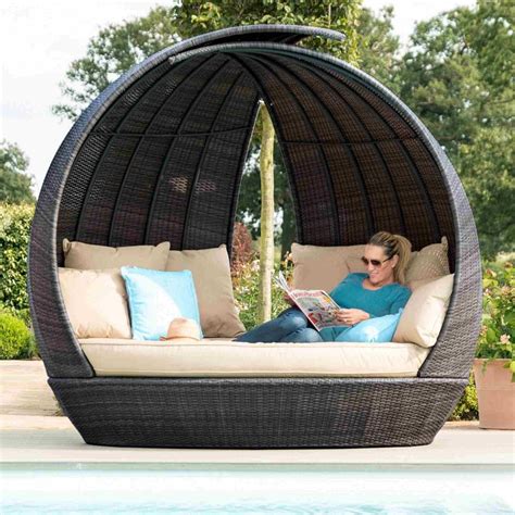 Maze Rattan Lotus Daybed | Garden Street