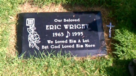 Eazy-E. His gravesite - YouTube