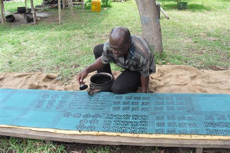 Printing the adinkra cloth is a painstaking process. | Adinkra, Adinkra ...