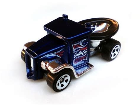 2020 Gotta Go Hot Wheels Toilet car model - YouTube