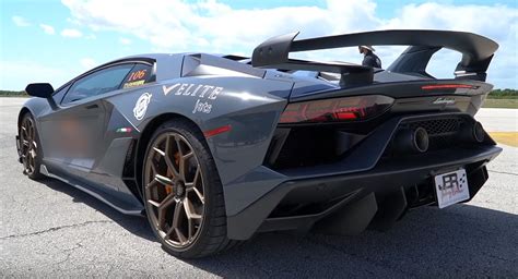 Lamborghini Aventador SVJ Sprints To 210 MPH Without Breaking A Sweat ...