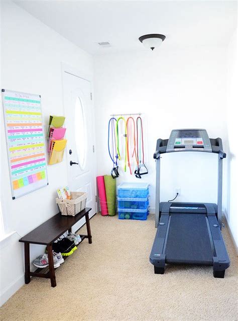 Best Small Home Gym Ideas for Tiny Spaces | Domino | Workout room home ...