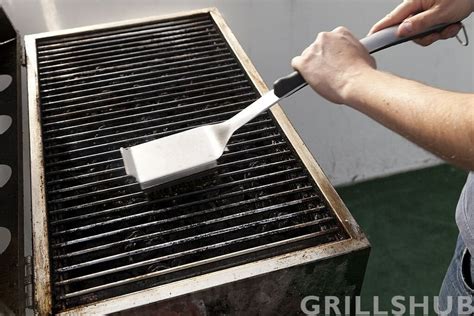 How To Clean Cast iron Grill Grates Weber | Easy Steps - GrillsHub ...