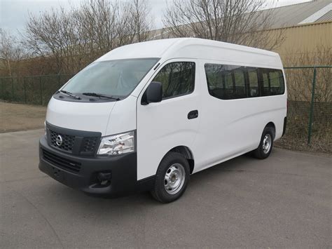 Nissan Urvan mini bus 15 places High roof Autoredo