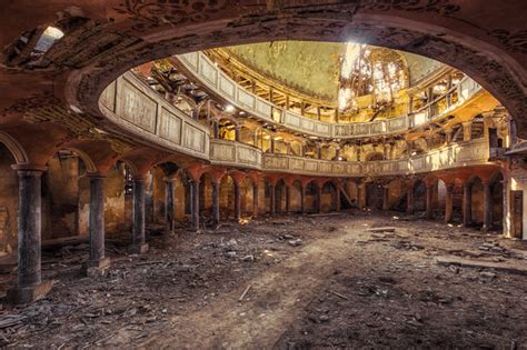 Photographer Finds Abandoned Buildings In Europe And Immortalizes Them ...